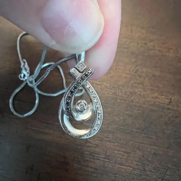 Kay diamond necklace - Picture 3 of 9